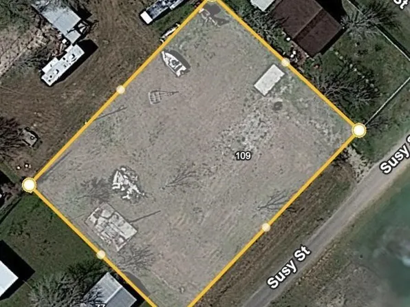 109 Susy St, Port Lavaca, TX 77979