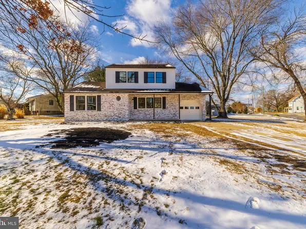 43 Oak Ave, Marlton, NJ 08053