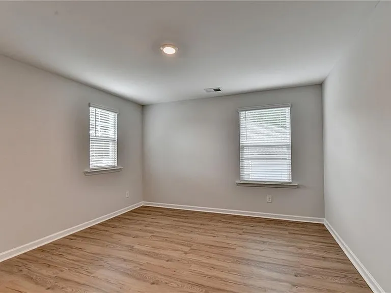 175 Grey Falcon Ave — Photo 32