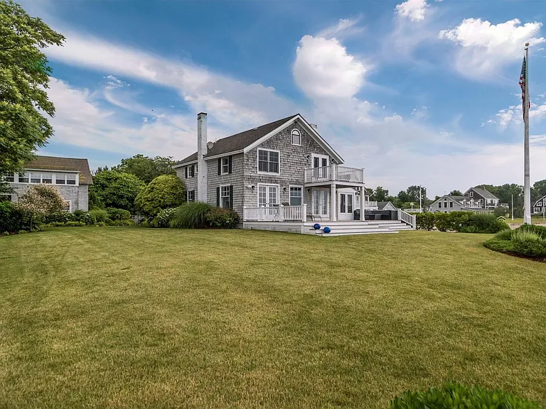 43 Soundview Ave — Photo 10
