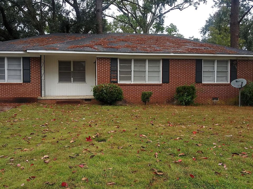 2205 Pembroke Drive