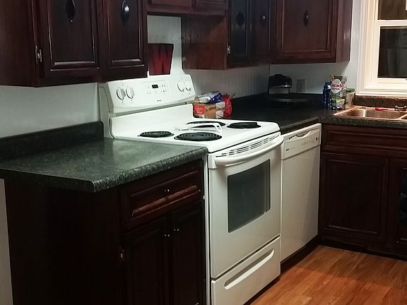 5th image of 393 W South St