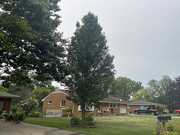 3rd image of 8808 Birchwood Dr