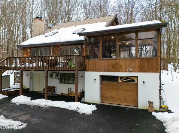 30 N Gate Ct S, Lake Ariel, PA 18436