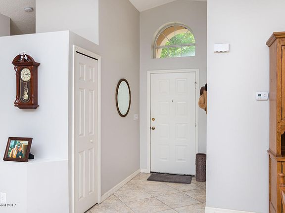 5th image of 2599 Alicia Ln