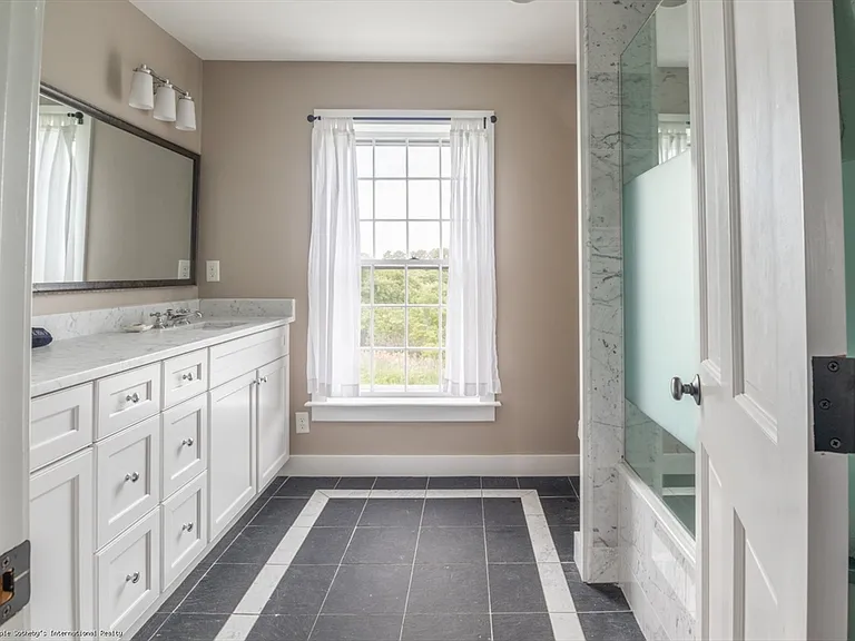 21 Quidnet Rd #1 — Photo 40