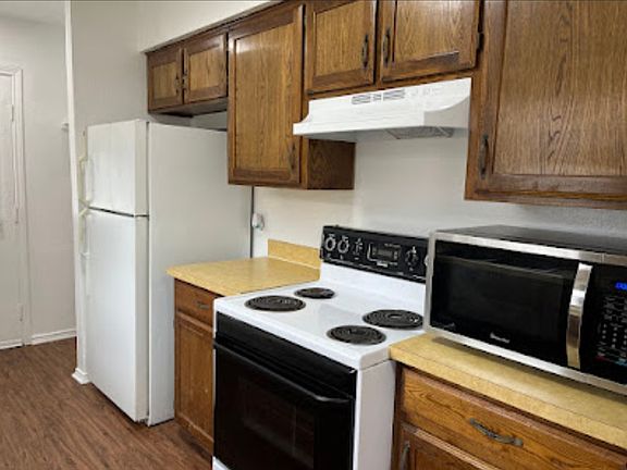 4th image of 5625 Hearthwood Ct