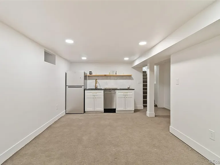 2647 N High St — Photo 15