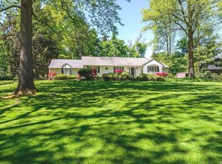 1 Winding Way, Locust Valley, NY 11560