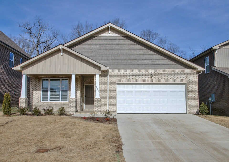 1st image of 806 Carnation Dr