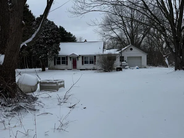 26870 Alma St, Chesterfield, MI 48051