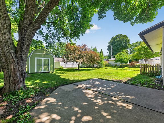 4th image of 207 River Dr