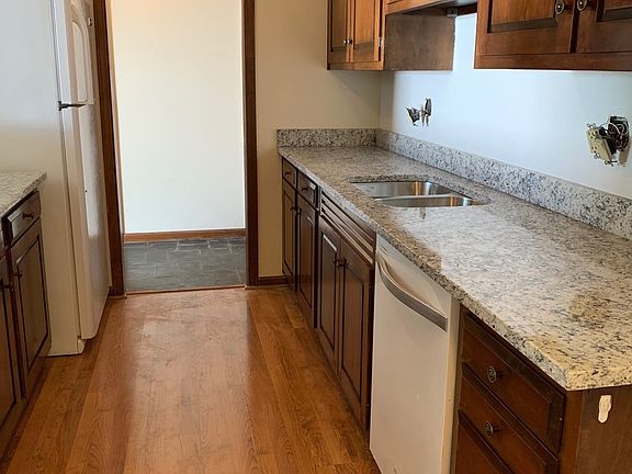 4th image of 765 Garland Pl APT 2C