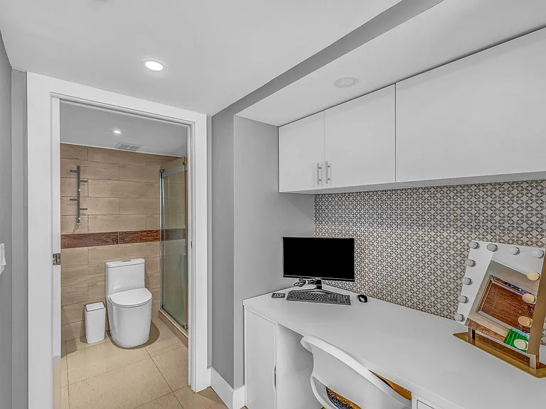 7601 E Treasure Dr #416 — Photo 17