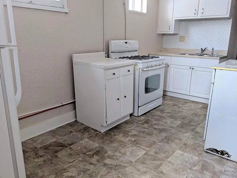 1831 6th Ave #BASEMENT — Photo 4