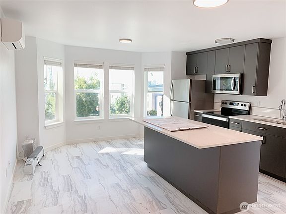 3rd image of 826 N Garden Street