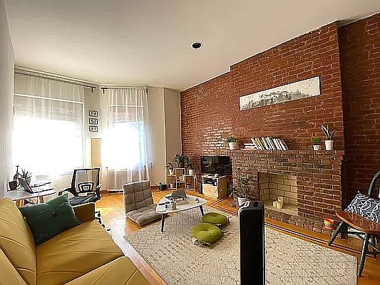 1st image of 313 W 105th St #4A1