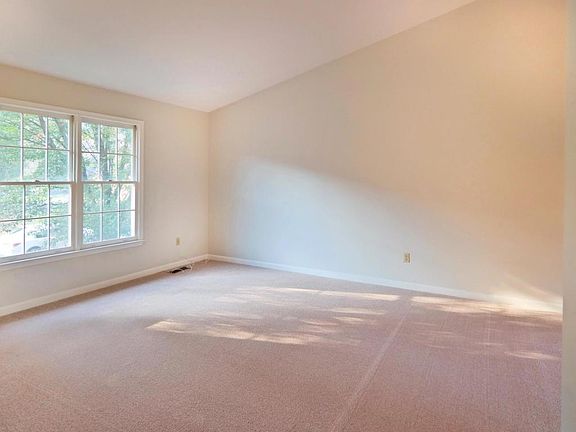 2nd image of 34 Harvest Ln