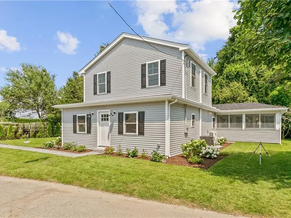 143 Cottage Ave, Portsmouth, RI 02871