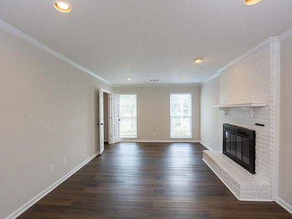 3rd image of 4065 Windtree Ln