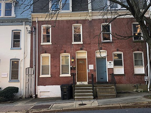 2nd image of 6 E 13th St
