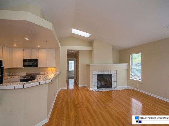 4th image of 341 Stinson St APT 2
