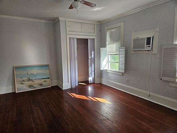 3rd image of 475 33rd Ave N APT 2