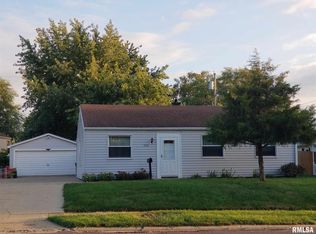 1010 Lincoln Rd, Marquette Heights, IL 61554