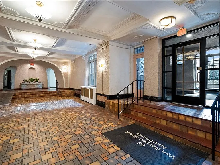85 Van Reypen St. Apartments — Photo 13