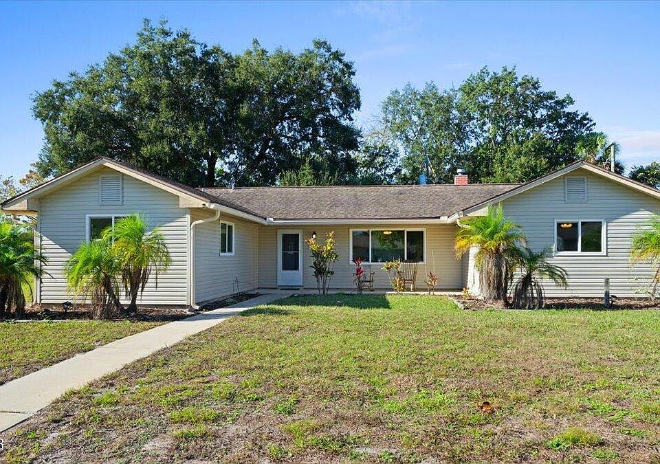 1st image of 1868 Travelers Palm Dr