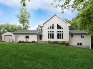 3341 54th Street Trl, Center Pt, IA 52213