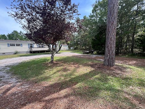 Loop driveway making for easy in-and-out access