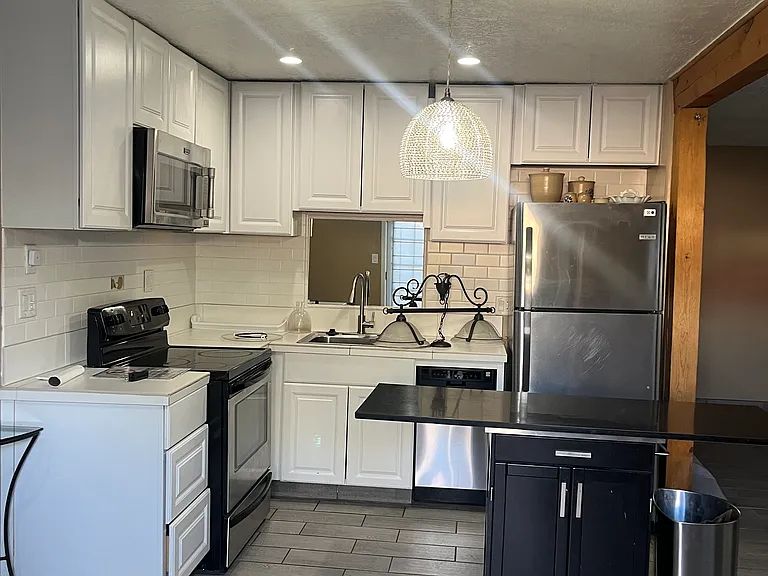 1900 Sombra Ct — Photo 8