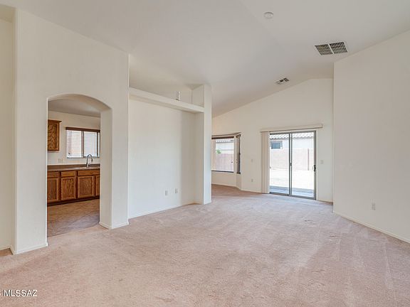 3rd image of 504 W Calle Paso Suave