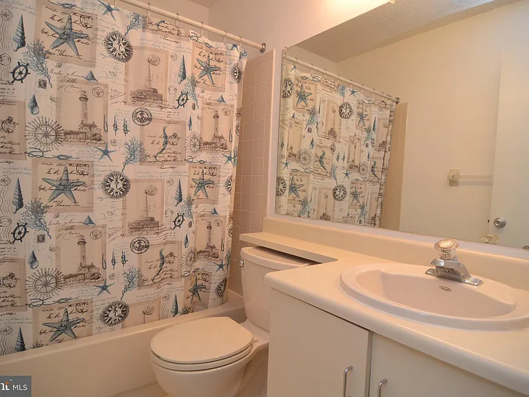 4004 Adelaide Dr — Photo 11