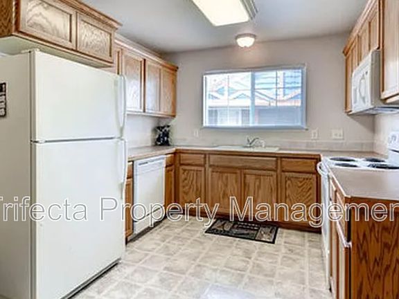 5th image of 1288 Lake Cir Unit 12E