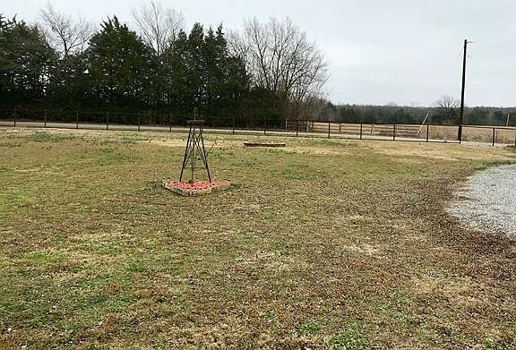 4th image of 1745 Calf Creek Ln
