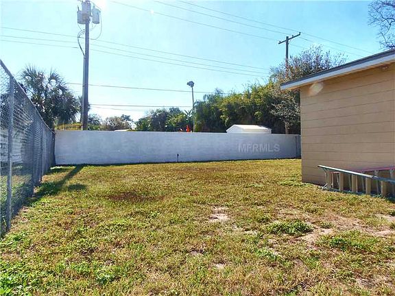 2nd image of 3810 W El Prado Blvd