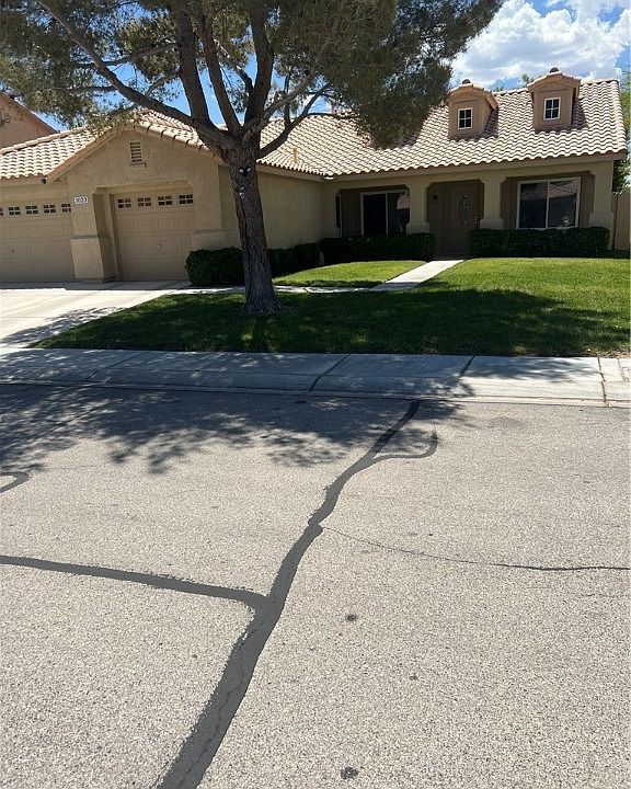 1st image of 1023 Stable Glen Dr