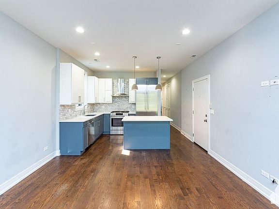 5th image of 1036 N Paulina St #2F