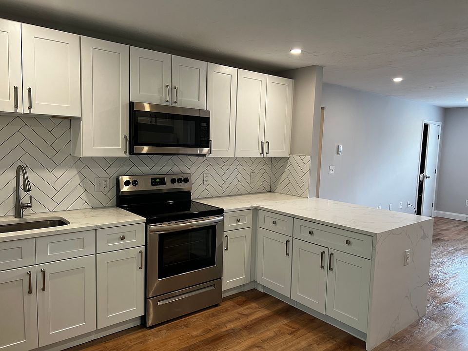 1st image of 44 Stafford St #42