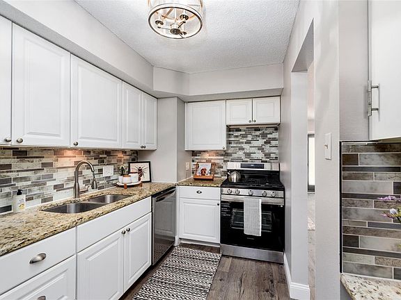 5th image of 2034 Falling Brook Dr