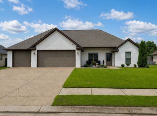 421 Strawberry Ridge Dr, Medina, TN 38355