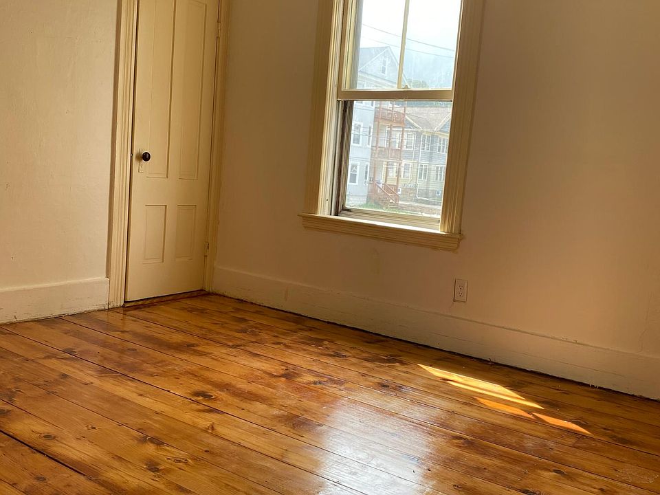 2nd image of 10 Ekman St APT 2