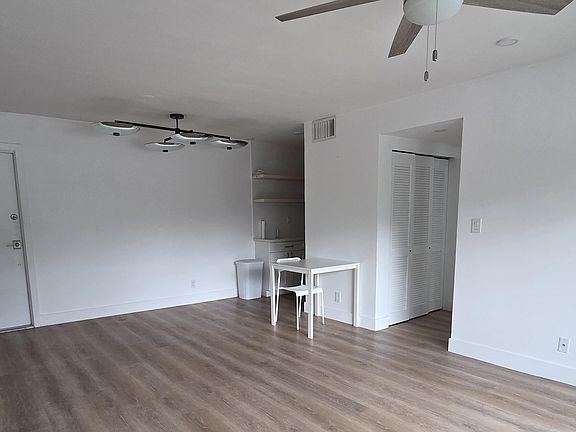 5th image of 1001 SE 16th Street #7