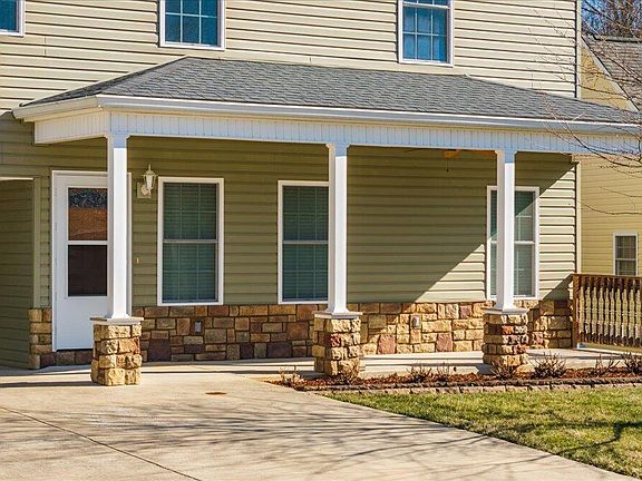 3rd image of 234 Bradford Ln