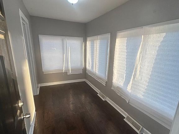 3rd image of 296 Homecrest Ave