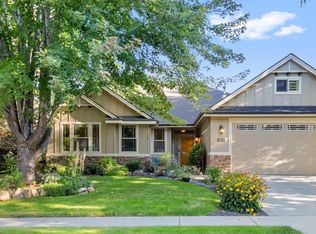 830 E Thunderbird Ct, Eagle, ID 83616