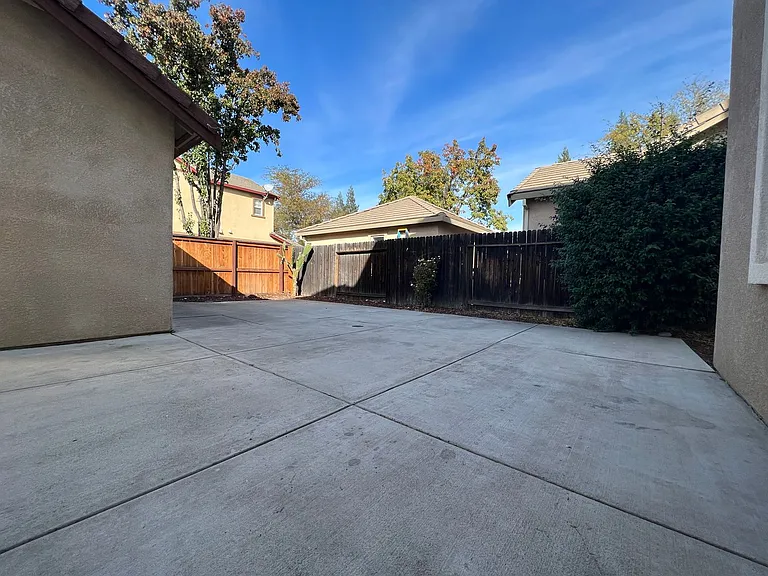 3237 Hudson Dr — Photo 24