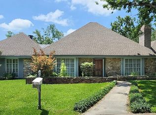 12 Sparrow Ln, River Ridge, LA 70123